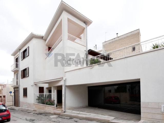 Villetta indipendente in vendita di 554 m² in Via XXIV Maggio, 24