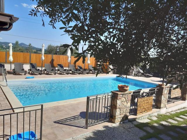 Villetta indipendente in vendita di 554 m² in Strada di Colleabramo