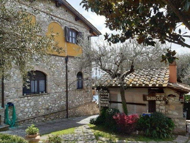 Villetta indipendente in vendita di 554 m² in Strada di Colleabramo