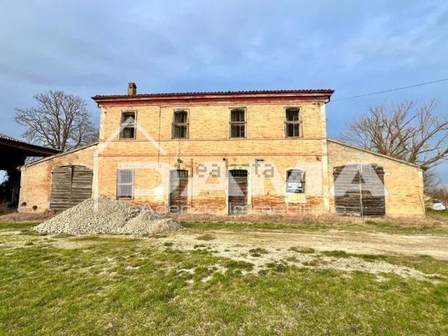 Villetta indipendente in vendita di 555 m² in Via XIII Novembre 1944