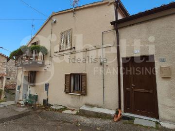 Costacciaro, Perugia Umbria - Cantina, Parcheggio auto
