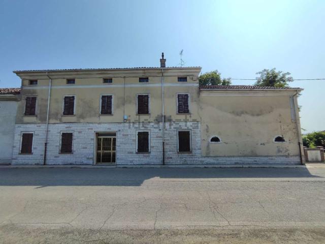 Villetta indipendente in vendita di 560 m² in Via Corbari