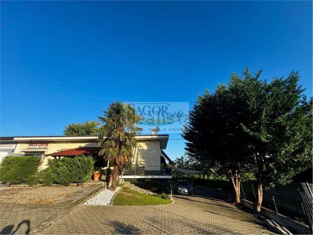 Villetta indipendente in vendita di 560 m² in Via Val Pellice, 15
