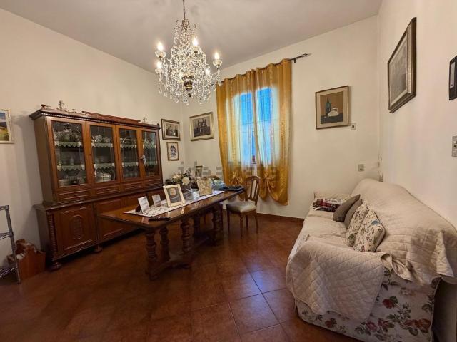 Villetta indipendente in vendita di 560 m² in Via Visiana