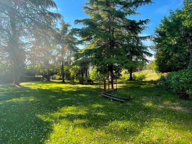 Villetta indipendente in vendita di 565 m² in Via Riniera