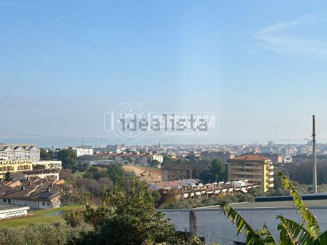 Villetta indipendente in vendita di 570 m² in Strada Colle di Mezzo