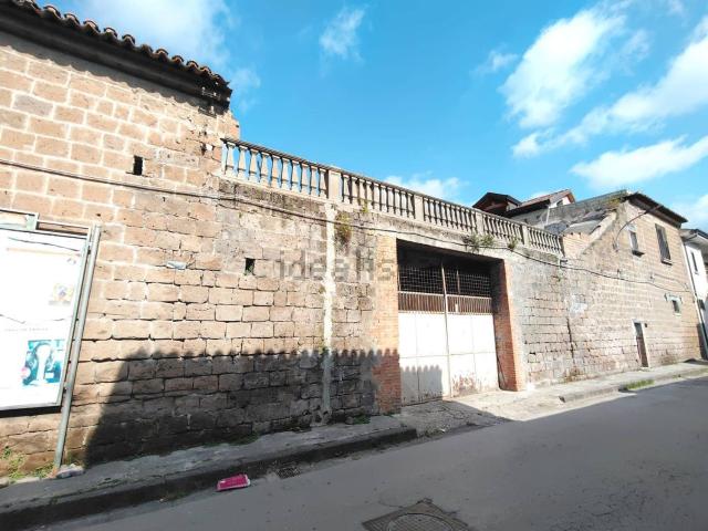 Villetta indipendente in vendita di 571 m² in Via Arco Felice, 28