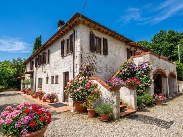 Villetta indipendente in vendita di 580 m²