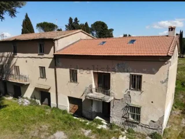 Villetta indipendente in vendita di 580 m²