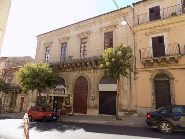 Villetta indipendente in vendita di 580 m² in Corso Italia, 34