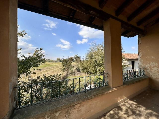Villetta indipendente in vendita di 580 m² in Frazione Ganaghello