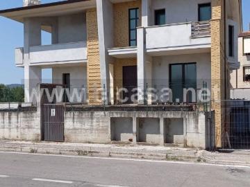 Villetta indipendente in vendita di 582 m²