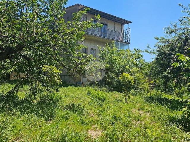 Villetta indipendente in vendita di 582 m² in Via Carrara