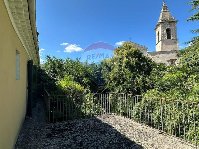 Villetta indipendente in vendita di 582 m² in Piazza Michele Pietravalle, 7