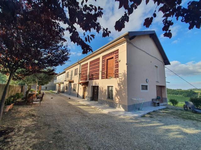 Villetta indipendente in vendita di 585 m²
