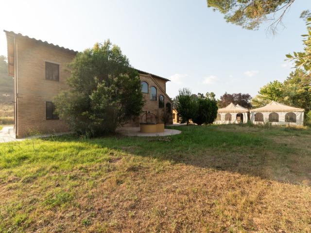 Villetta indipendente in vendita di 585 m² in Traversa dei Monti