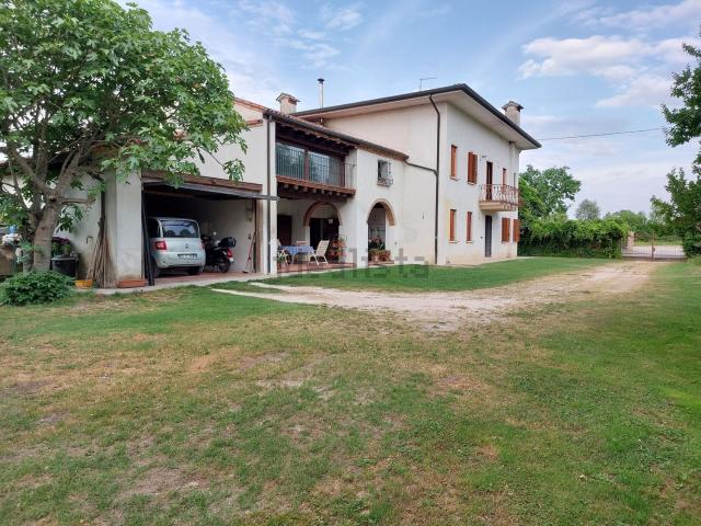 Villetta indipendente in vendita di 590 m²