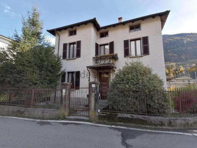 Villetta indipendente in vendita di 590 m² in Via Porta Milanese, 61
