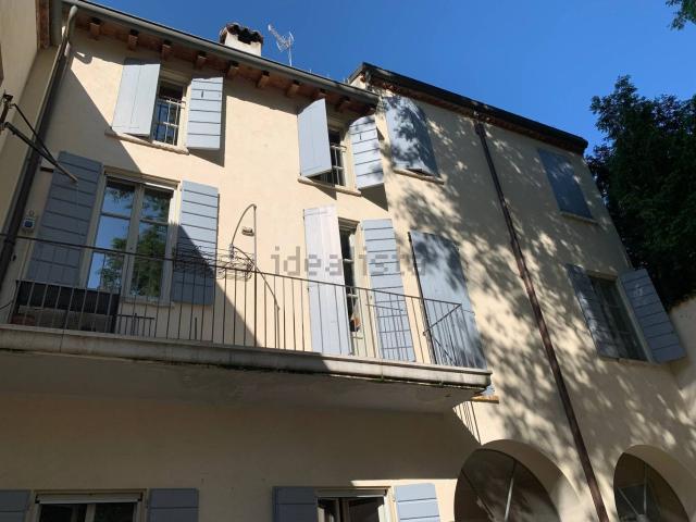 Villetta indipendente in vendita di 592 m² in Via Tito Speri, 33