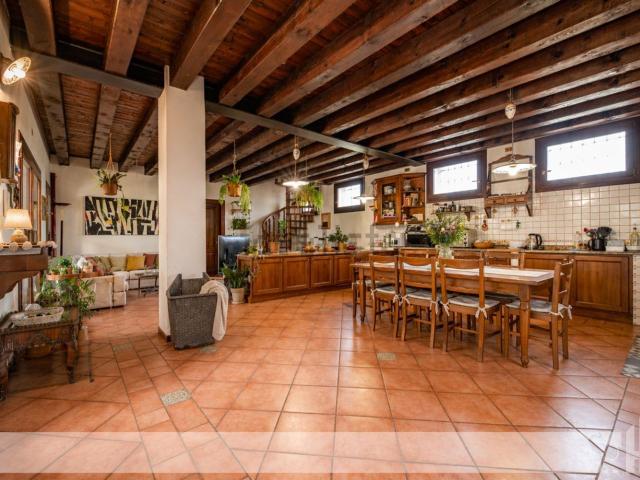 Villetta indipendente in vendita di 593 m² in Via Zeminianella, 2