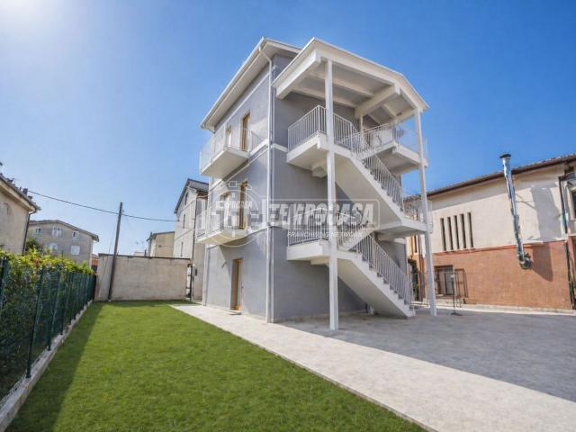 Villetta indipendente in vendita di 59 m² in Via Fratelli Bandiera