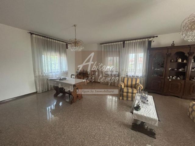 Villetta indipendente in vendita di 600 m² in Via Campagnari