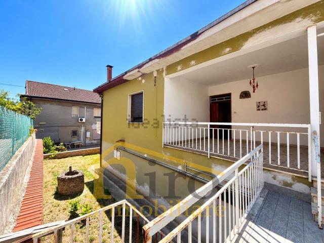 Villetta indipendente in vendita di 600 m² in Via Cervone, 4