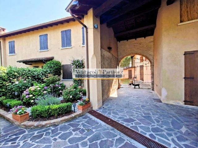 Villetta indipendente in vendita di 600 m² in Via Alcide De Gasperi
