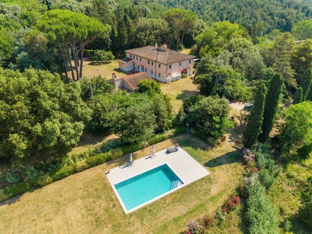 Villetta indipendente in vendita di 600 m² in Via delle Macchie, 7
