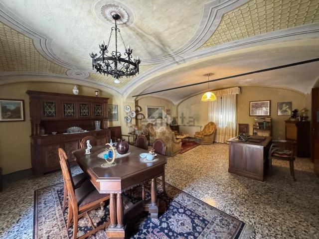 Villetta indipendente in vendita di 600 m² in Via Regina Margherita, 13