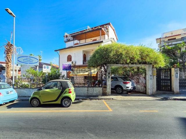 Villetta indipendente in vendita di 600 m² in Via Zara, 16