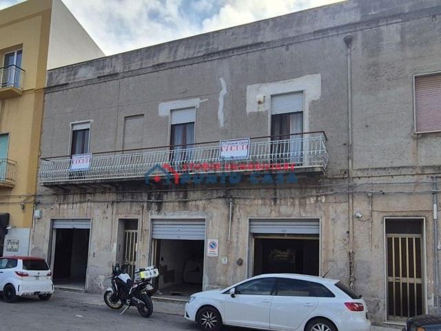 Villetta indipendente in vendita di 600 m² in Piazza Cimitero