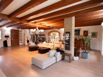 Villetta indipendente in vendita di 601 m²
