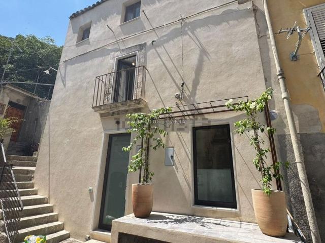 Villetta indipendente in vendita di 60 m² in Via Santa Sofia