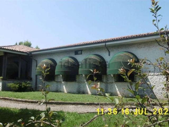 Villetta indipendente in vendita di 610 m² in Via Sant&apos Elisabetta, 43
