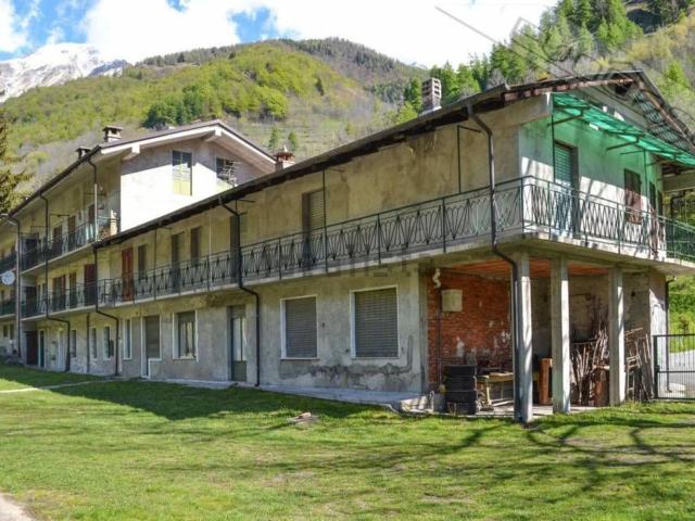 Villetta indipendente in vendita di 610 m² in Strada Provinciale 170