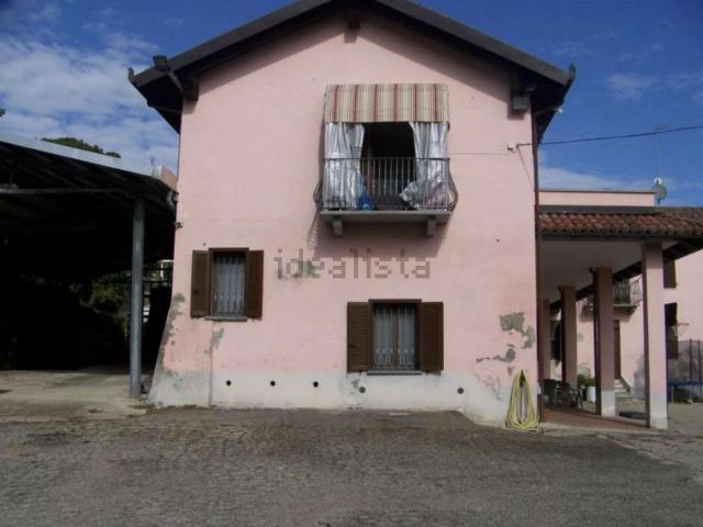 Villetta indipendente in vendita di 612 m² in Frazione Serravalle, 17