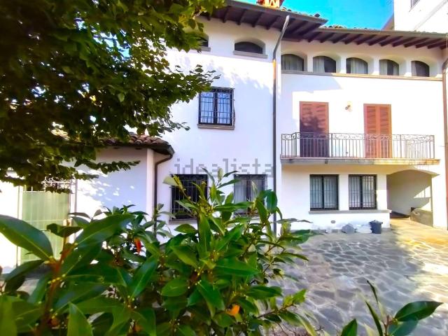 Villetta indipendente in vendita di 613 m² in Via IV Novembre, 24024