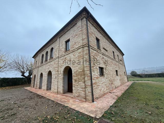 Villetta indipendente in vendita di 616 m² in Via Fiastra, 30