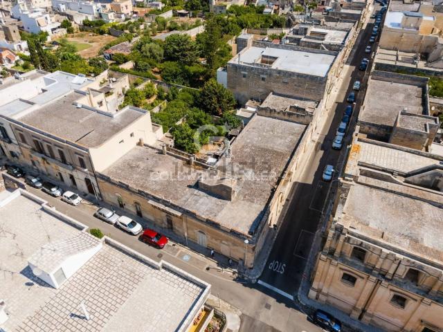 Villetta indipendente in vendita di 620 m² in Via Leone