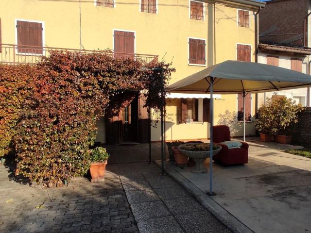 Villetta indipendente in vendita di 623 m² in Via Mercato Vecchio