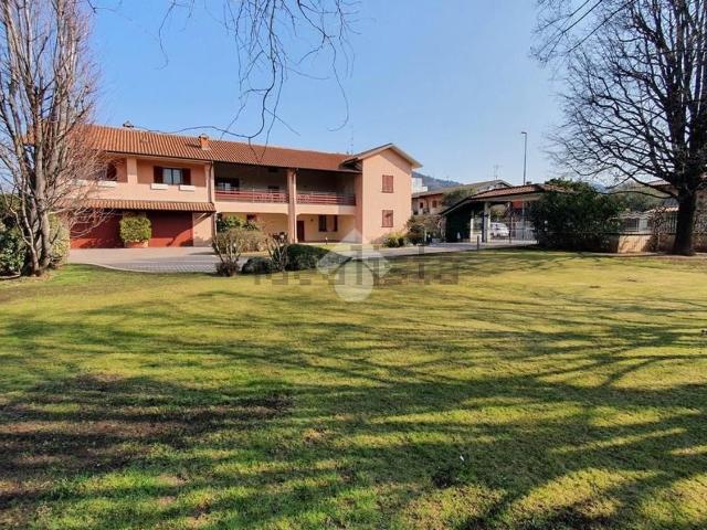 Villetta indipendente in vendita di 630 m² in Via Ponte Fabbro, 82