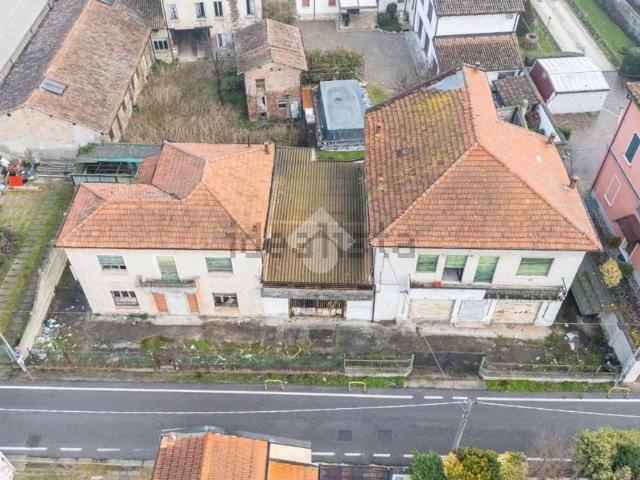 Villetta indipendente in vendita di 645 m² in Via Zara, 14