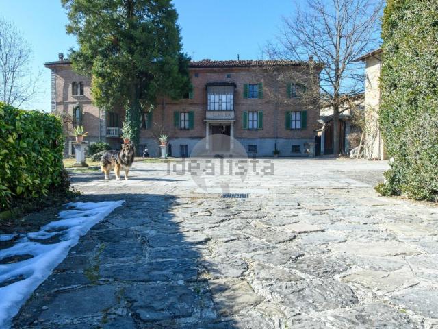Villetta indipendente in vendita di 646 m² in Via G. Manenti, 15