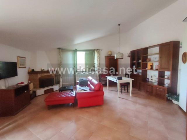 Villetta indipendente in vendita di 648 m² in Via G. Brodolini