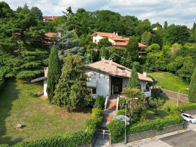 Villetta indipendente in vendita di 648 m² in Via Moretto, 6