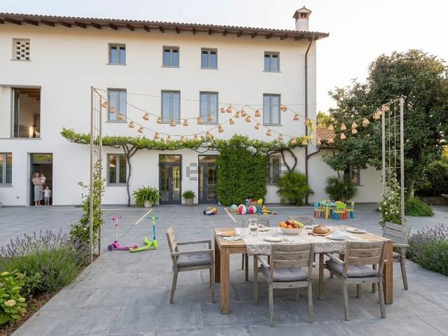 Villetta indipendente in vendita di 650 m² in Via Cormor Alto, 81