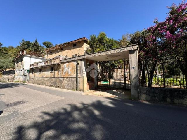 Villetta indipendente in vendita di 650 m² in Via Casa De Rosa, 5