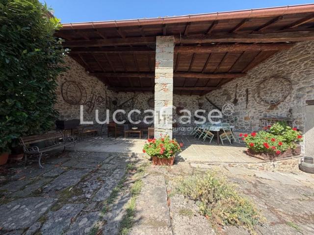 Villetta indipendente in vendita di 650 m² in Via delle Piane Gragnanella, 10