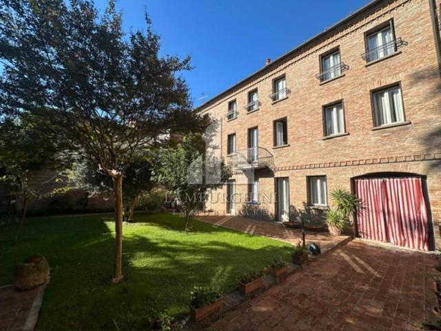 Villetta indipendente in vendita di 650 m² in Via Ludovico Ariosto, 34